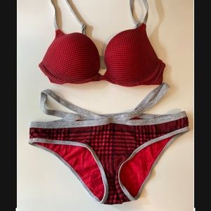 Victoria Secret black/red plaid plunge bra 32C w/ small matching pantie